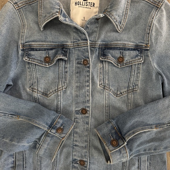 Y2K Hollister Jean Jacket Light Wash Blue Denim Embroidered Buttons Womens Small - Picture 3 of 7